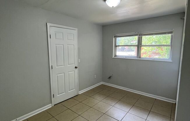 3 beds, 1 bath, $1,295