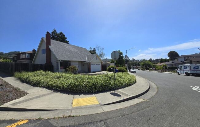 Two Story Home in the Border of Richmond/El Sobrante