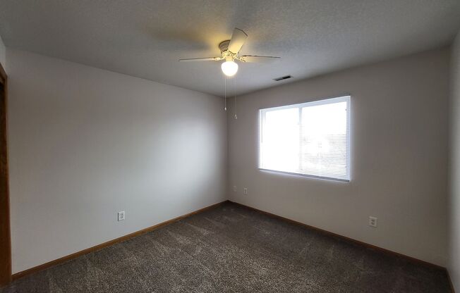 2 beds, 1 bath, 805 sqft, $975, Unit 206