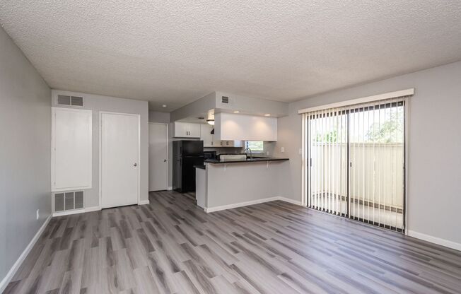Studio, 1 bath, 500 sqft, $1,350, Unit 131