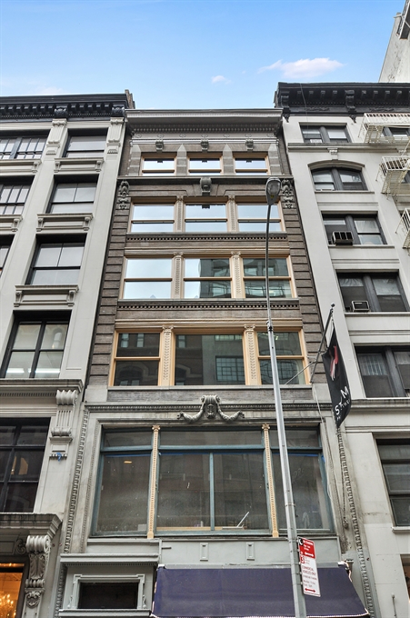 34 W 22 ST