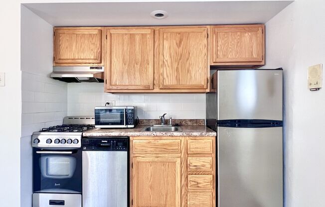 1 bed, 1 bath, $1,395, Unit #B303