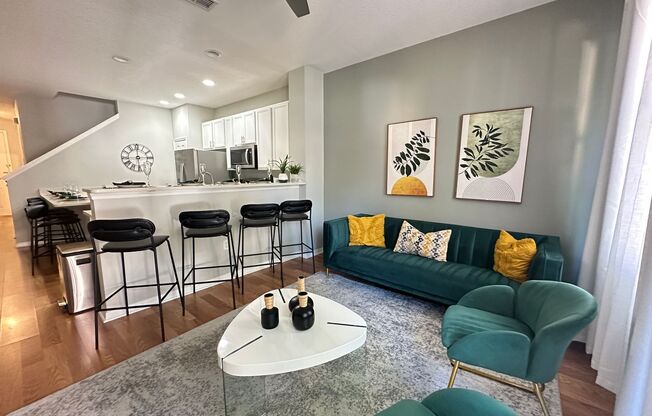 Kissimmee - Beautiful Fully Furnished and decorated Townhome Ready NOW