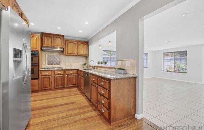 Lovely Family Home with Large Backyard