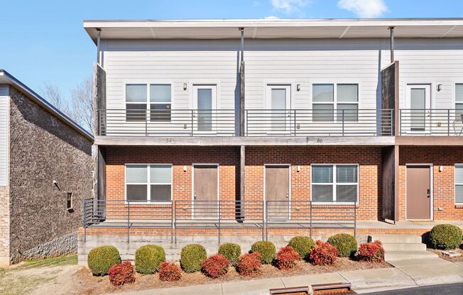 Large 2 Bedroom Condo For Rent Near Downtown Clarksville!