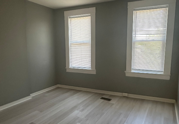 313 S FRANKLINTOWN RD