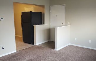 2 beds, 1 bath, 850 sqft, $825, Unit #4