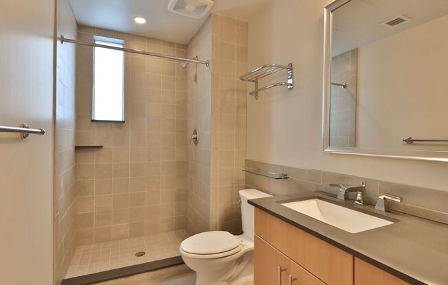 2 beds, 1 bath, $4,350, Unit 409