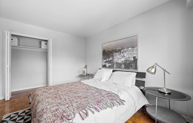 2 beds, 1 bath, 930 sqft, $1,625, Unit 415