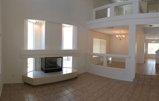 Gorgeous 3Bed/3Bath home located in Royal Highlands!