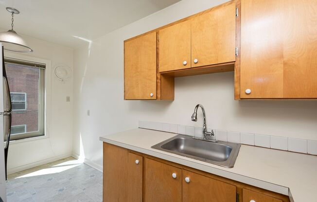 1 bed, 1 bath, 827 sqft, $1,795, Unit 206