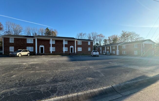 2bed/1ba Apt off S Main Kannapolis close to Downtown Kannapolis & Hwy 73