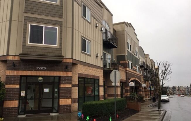 15320 NW Central Drive #326 ~ Impressive Bethany Village Condo!