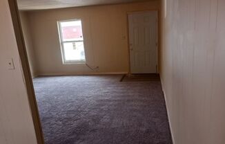 2 beds, 1 bath, $750, Unit 101 N Clay St., Unit B