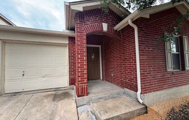Charming 2 Bedroom, 2 Bathroom Home in Prime Location