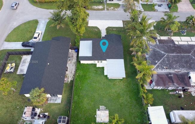216 NE 160TH ST MIAMI, FL 33162