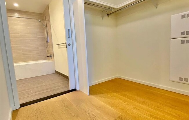1 bed, 1.5 baths, 937 sqft, $4,150, Unit 1828