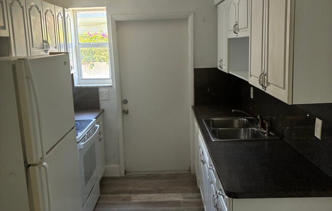 2232 NE 171 ST
