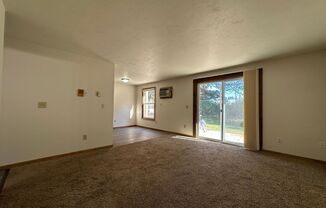 2 beds, 1 bath, $1,045, Unit Unit 5