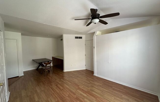 1 bed, 1 bath, 564 sqft, $995, Unit 2