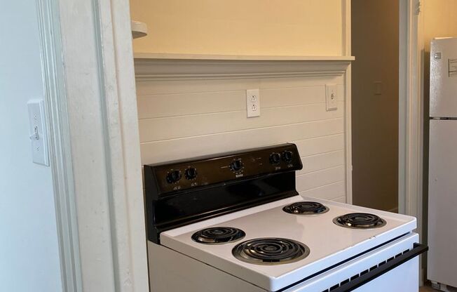 1 bed, 1 bath, 697 sqft, $1,400, Unit 00 - 21452C