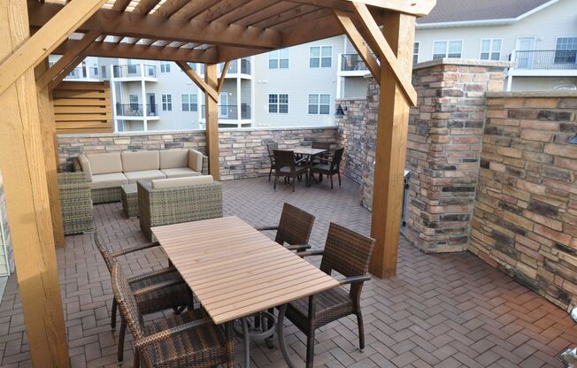 2 beds, 2 baths, $1,525, Unit 217