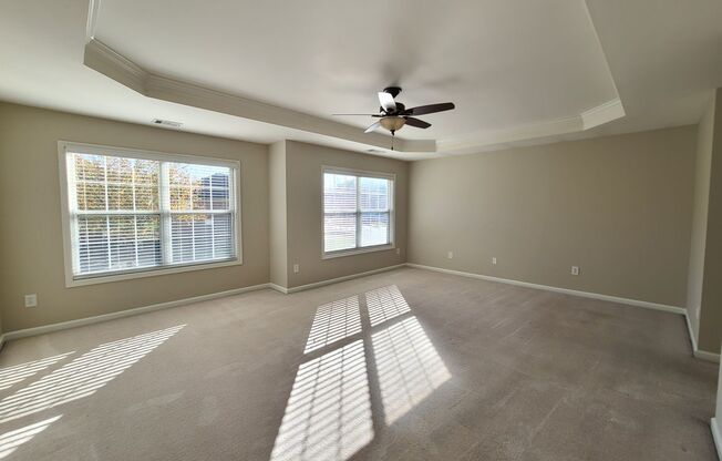 5 beds, 3 baths, $2,695
