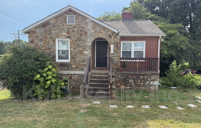 1821 REMOUNT RD