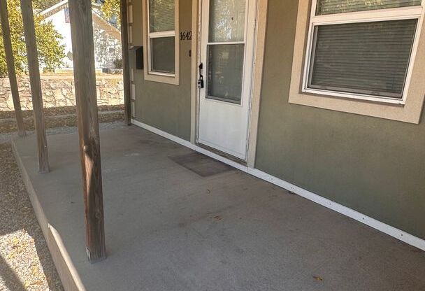 $945 - 2 bedroom/ 1 bathroom - Single Family Home