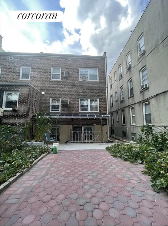 25 81 45 ST