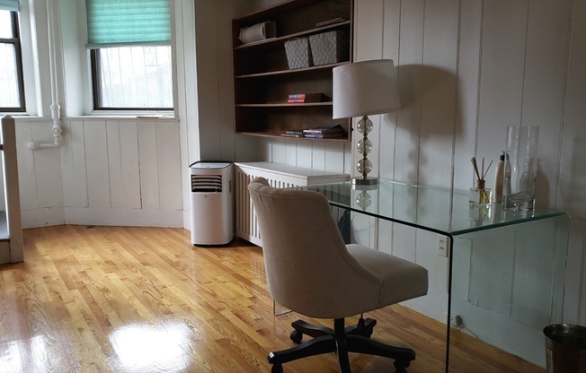 924 Beacon St.