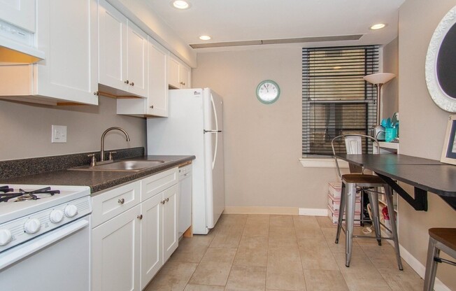 1064 Beacon St Apt B