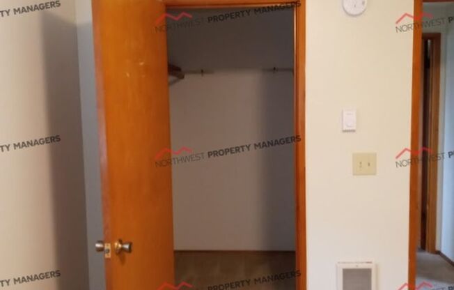 1 bed, 1 bath, 585 sqft, $1,195, Unit B2