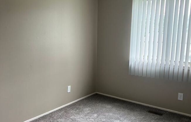 2 beds, 1 bath, 869 sqft, $1,139, Unit 12723T