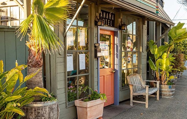 Exterior Shop view at 215 BAYVIEW APARTMENTS, San Rafael, CA, 94901