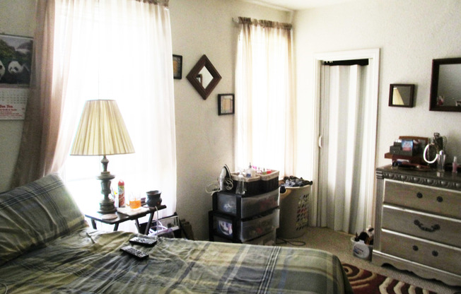 2 beds, 1 bath, $775, Unit # 2