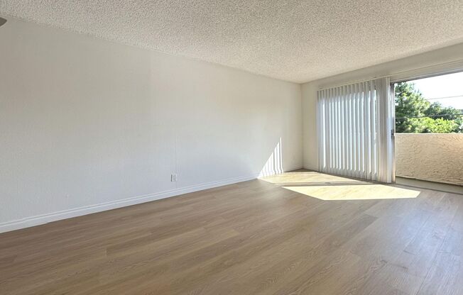 1 bed, 1 bath, 700 sqft, $1,695, Unit 25