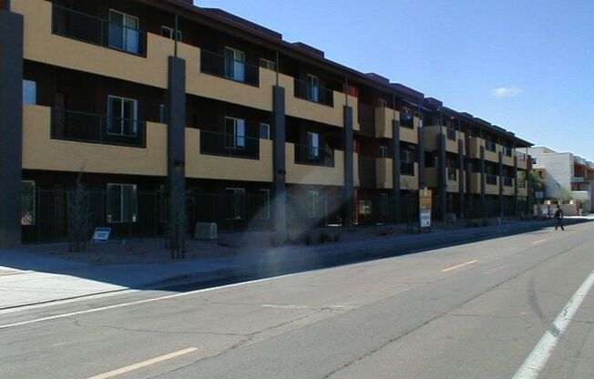 FIRST FULL MONTHS RENT FREE!!! LOVELY 2 BED 2 BATH IN TEMPE!!!