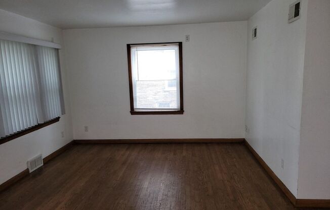 3260-3260A N 49th St