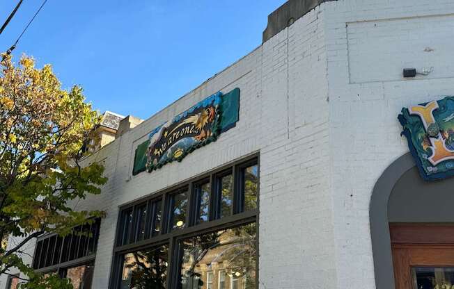 Shopping at Linden Hills