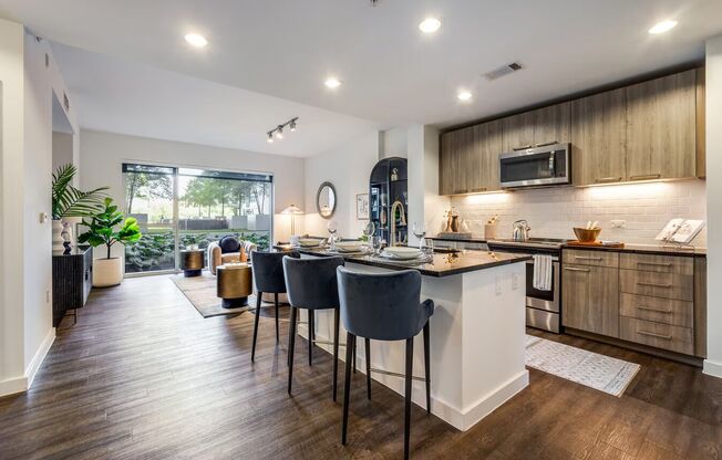 3798 GREENBRIAR DR