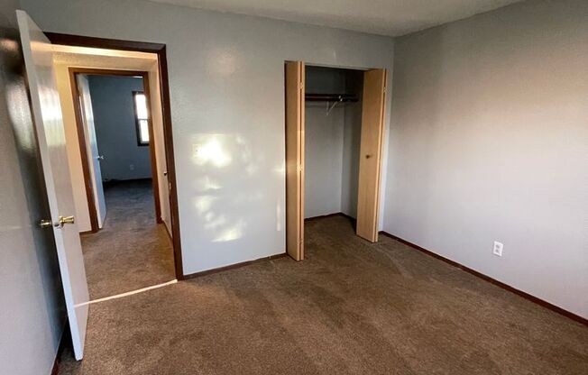 2 beds, 1 bath, 840 sqft, $875, Unit 3