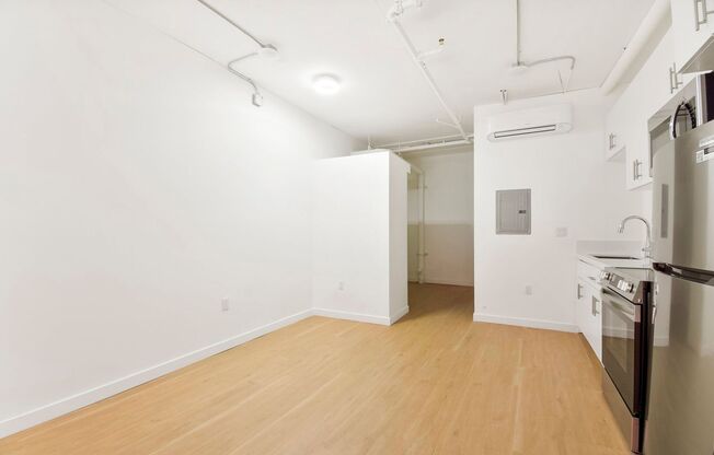 Studio, 1 bath, 409 sqft, $1,795, Unit 1011