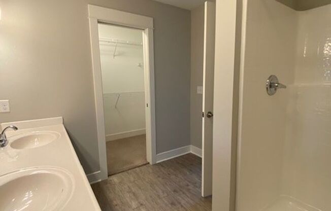 2 beds, 2 baths, 1,284 sqft, $2,171, Unit 2105-201