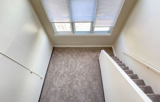 1 bed, 1 bath, 725 sqft, $725, Unit 358