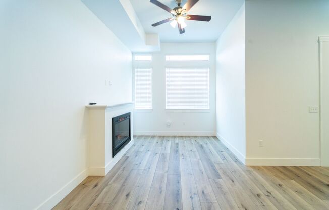 2 beds, 1 bath, 716 sqft, $1,695, Unit 1214