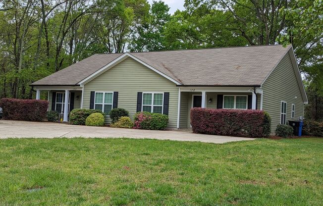 2BD/2BA-Mooresville- Landscaping Included