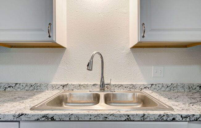 2 beds, 2 baths, 1,050 sqft, $899