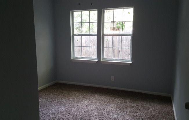 3226 SAN PAULA AVE