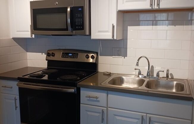 Studio, 1 bath, $1,595